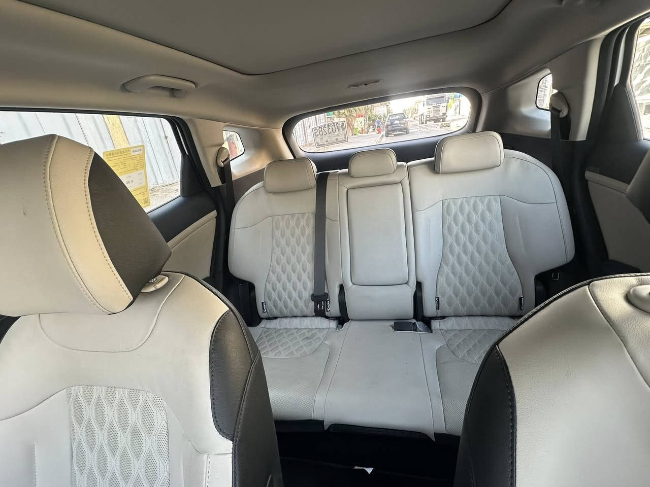 سبورتاج هايبرد 2024 ماشية 22 الف 
السيارة فول للاخير كل الموصفات بيه 
واقتصادية حيل بلبانزين التفويلة تمشيك شهر 😆
مكفولة السيارة بس نطخت عندي بلباب الي خلف السايق وما صلحتة يرجع بارد السيارة جديدة جداً 
السعر 224 وبيه مجال بسيط للاستفسار التواصل على الرقم 
***********
