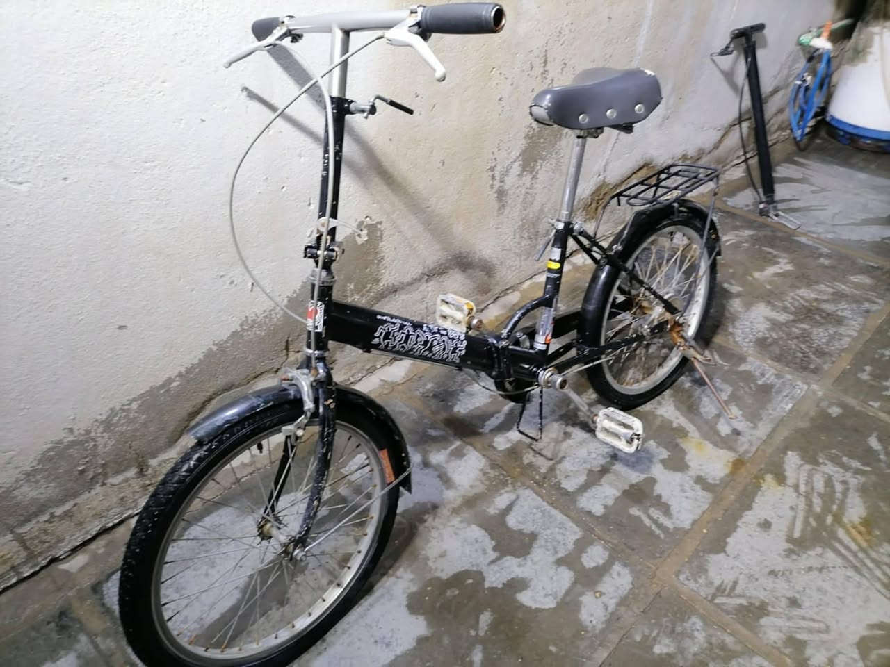 للبيع حجم 20 
السعر 80 وبي مجال


**إذا كنت صاحب هذا الإعلان وتريد حذفه لأي سبب، رجاءا أرسل رسالة إلى الدعم الفني**