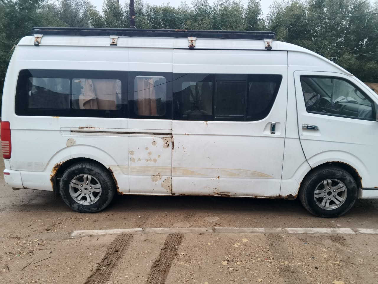 سلام عليكم هايسه للبيع مديل ٢٠١٤ سياره شغاله بس متروكه يعني محد يطلع بيه باقيه طابكه سياره شغاله وكلشي مابيه تخم تاير تبريد تدفئه بدي بيه خياسات مكاني ميسان قضاء ميمونه رقم ***********
