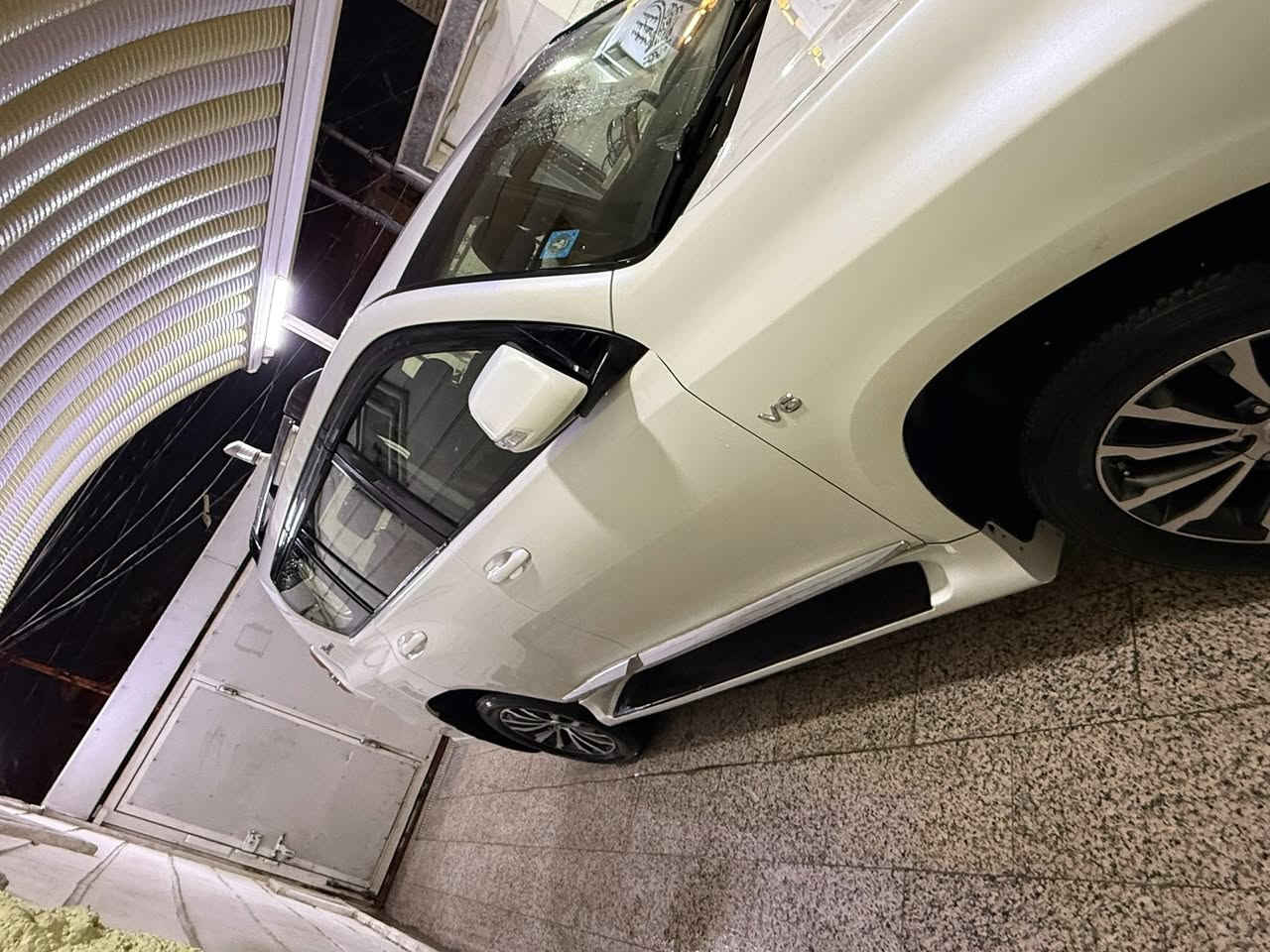 سلام عليكم
للبيع
برادو موديل 22 سبعينيه
ماشيه 105 حقيقي
مكفوله كفاله عامه من كل شي 
تخم تاير دنلوب
فول مواصفات 
العنوان كربلاء
مبايل
***********
السعر 440 
قابل للتفاوض
