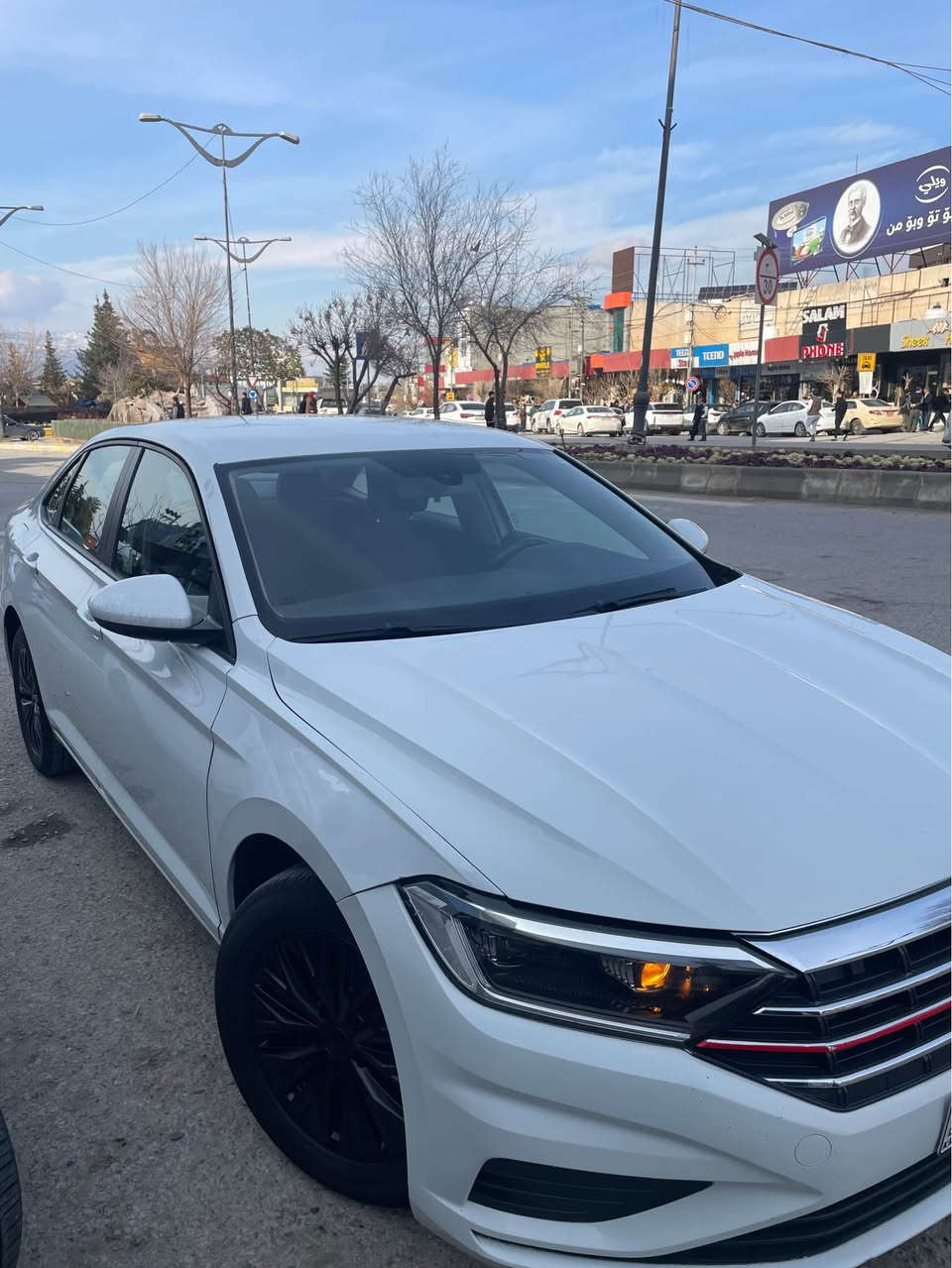 جیتا ٢٠١٩ گێرعادی چوار پارچە بۆیاخ بێ ئێرباگ بێ داخلی جە مپی پشتی هەیە لە گەڵ نەرمە تەرزە گێرو مەکینەو کارەبایەتی تایە پێش کەپس هەمووی بەشەرت رادێتە بیلاد دوبست سقفى شه پۆلە. سعر ١٠٩$ ژماره مۆبایل:*********** سوران, أربيل
