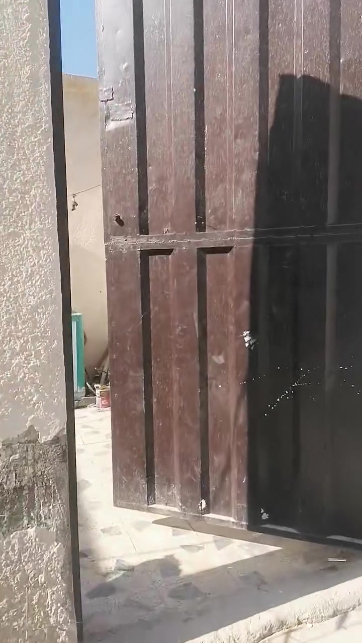 بيت للبيع في كربلاء قريب على كليه الاهليه وره كليت الأسنان يبعد عن الشارع العام ٣٠٠ متر كربلاء طويريج مساحه ١٢٠ وبي قرار محكمه سعره ٤٠ تفاصيل أكثر ***********
