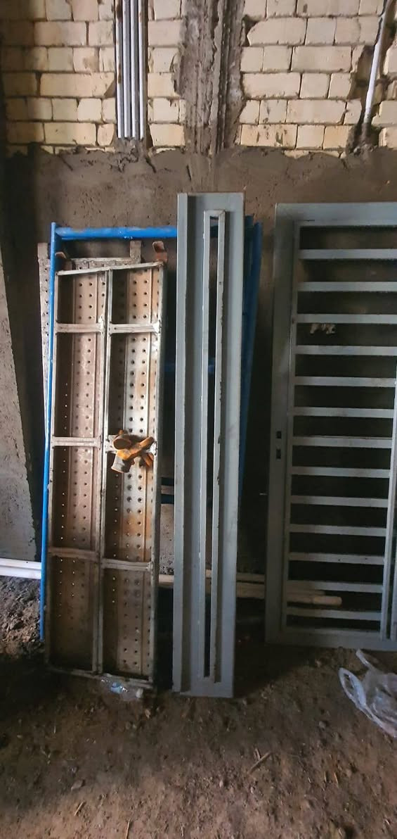 بيبان وشبابيك جديد ممستعمل حديد ثكيل جدا 3 بيبان داخليه واحد باب خارجي متر و20 وشباك كلهم ارتفاع ثلال مترات عدا الشباك مترتين


**إذا كنت صاحب هذا الإعلان وتريد حذفه لأي سبب، رجاءا أرسل رسالة إلى الدعم الفني**