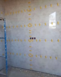 كادر سوري نعمل في جميع انحاء بغداد تطبيق البورسلين بالمادة اللاصقة وال...