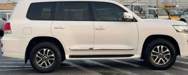 لاندكروزر ٢٠٢٠ رقم اربيل محرك ٦ سلندر ماشيه ١٢٨ الف بصمة كشن جلد موصفات GXR معروف سعر٥٩٠ رقم موبايل ***********
