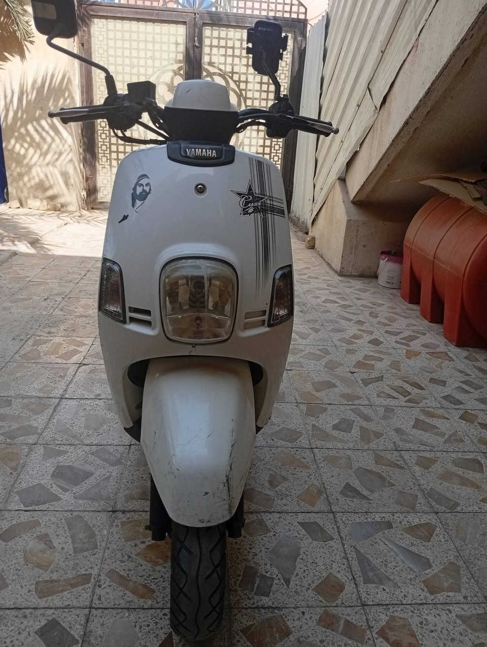 سلام عليكم دراجه بوليسي صار اله أقل الشهر من طلعت بوضع الوكاله 
نوزل نضيفه كلشش كلشي شغال بيه من الطول للطول أمس ثاني تبدليه دهن كل 15 يوم ابدل دهن موتل الاصلي ب20 الف بانزين محسن 
عل وضع الوكاله قطعه تجاري مابيه 
السعر (مليون وبيه مجال للطيبين)
*********** اتصال واتساب بي
