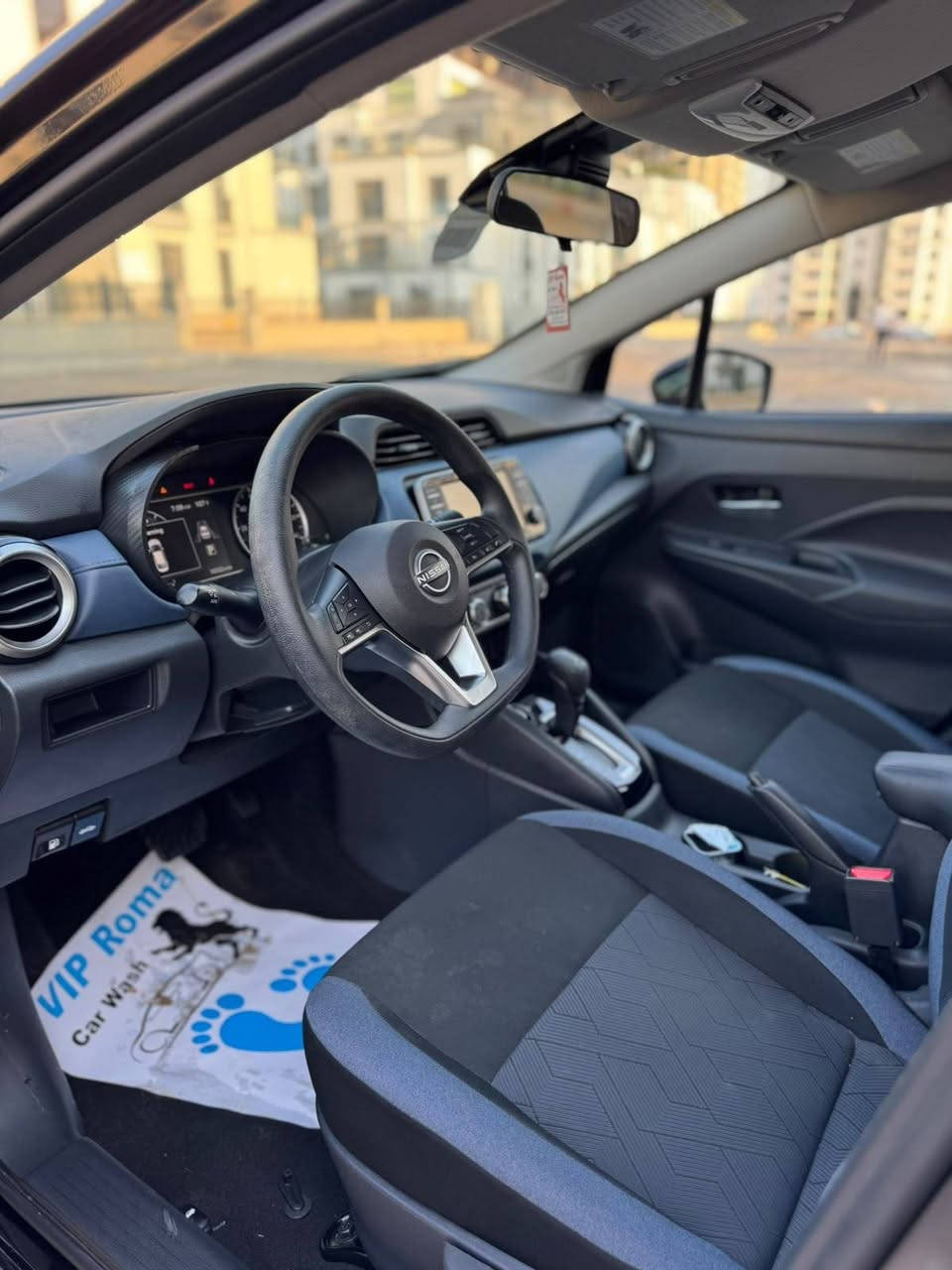 nissan versa ***********
مؤديل 2024 
مواصفات SV 
( به سمه ، شاشه الكترؤنى ، مؤبايل شه حن ، شاشه گه وره و كاميرا ، ٥ رادار ، خه تى جاده ، ويل كرؤم). بي ده عم بي ارباگ دوو كليرى امريكا هه يه. بي ارباگ هه موو شتيكى به شه رت. ٣ مانگ كاتى له گه له*********** أربيل, العراق
