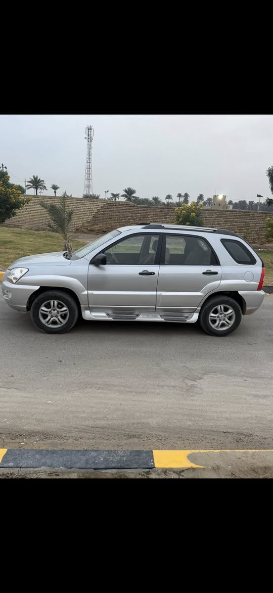 السلام عليكم
سبورتج للبيع خليجي موديل 2008
سياره جهازه مكينه حداده تبريد تخم تاير كهربائية 
السياره مكفوله بس فقط شخط بل باب مصبوغ فقط الشخط
رقم دولي سنويه جديد هزه جديد رقم اربيل 
مكان السياره بابل الهاشميه 
السعر 110 وبيه مجال 
***********
