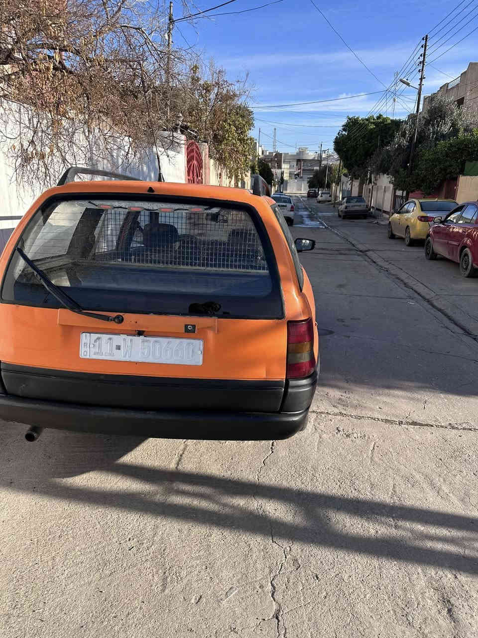 استرا ستيشن موديل 1992 محرك16 كير عادي سنويه جديده شرط التحويل كوبون بانزين بدون قطره معجون بدون حادث سياره مصبوغه حزام فقط مال تقحيل طخم جديد تايرات جديده 
سياره تبريد شغال وتدفئه شغاله 
شاشه مع كامره شغاله 
لايتات عدسه زنون  اشاير بالمري فتحة سقف كلو شغال 
***********
السعر 48وبي مجال بسيط
