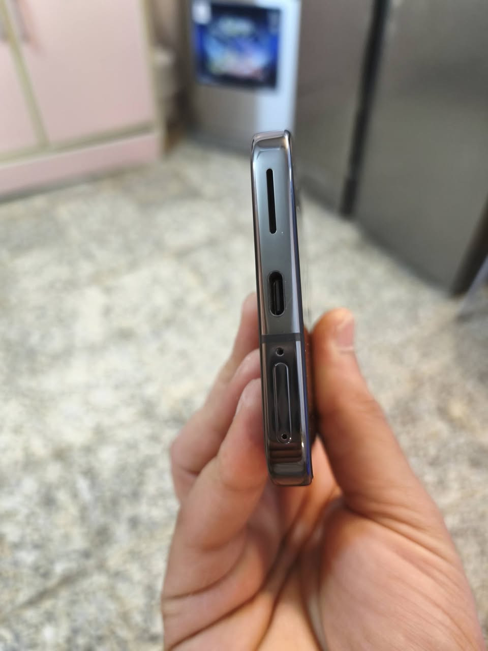 GOOGLE PIXEL 9 PRO XL 
ROM 512 GB 
RAM 16GB 
الجهاز نظافته 100 ولا زلغ 
مبدل شاشة 
حساس المكالمات متوقف و الهرتزية فقط 60 
السعر 575 و مجاله بسيط كلش 
مراوس عادي
المكان بغداد ماعندي توصيل


**إذا كنت صاحب هذا الإعلان وتريد حذفه لأي سبب، رجاءا أرسل رسالة إلى الدعم الفني**