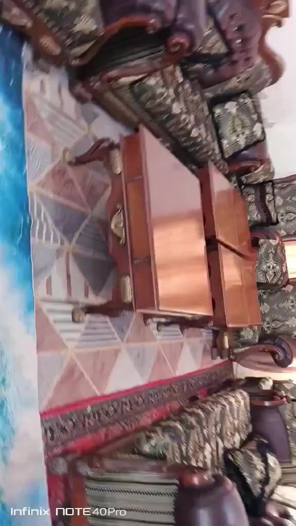 تخم كلاسيك مصري نظيف المكان ديوانيه قضاء الشافعيه ما بيه اي ضرر استعمال قليل السعرص***********
