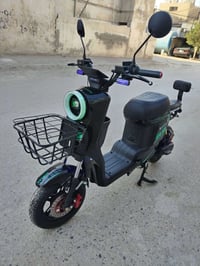 دراجه R9 نضيفه وكامله لون اسود الدراجه. 5 بطاريات شركه ونلي سرعه 99 در...