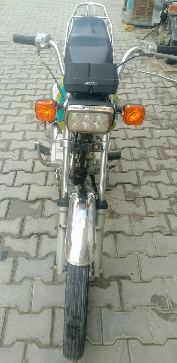 يا الله للبيع دراجه اربعه كير ارشا شاصي 15 مكينه ناما 22 اوراق اصوليه السعر 450 المكان كوت ***********
