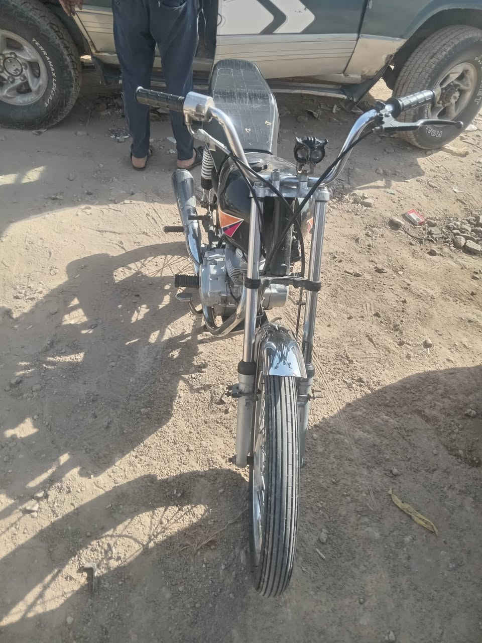 شباب تعمير بدون أوراق شاصي ارشه والاغراض كله نامه ٢٣مكان دوانيه السعر ٣٥٠ مكينه جديده ***********
