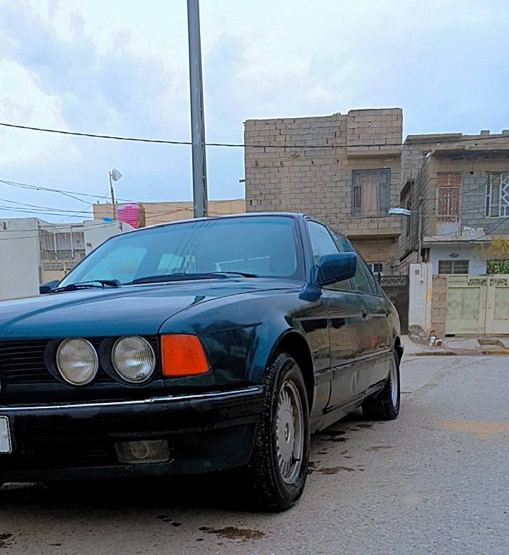 سلام عليكم بيئم حجم ٧٣٠مفتوح اصل بليته وشاصي بدون حادث صبغ لجماليه رقم بغداد بسم المالك تبريد ثلج محرك وكير خير من الله السياره جاهزه من كلشي مال جني بيع او مراوس ونطي فرق *********** وتسهيل من الله
