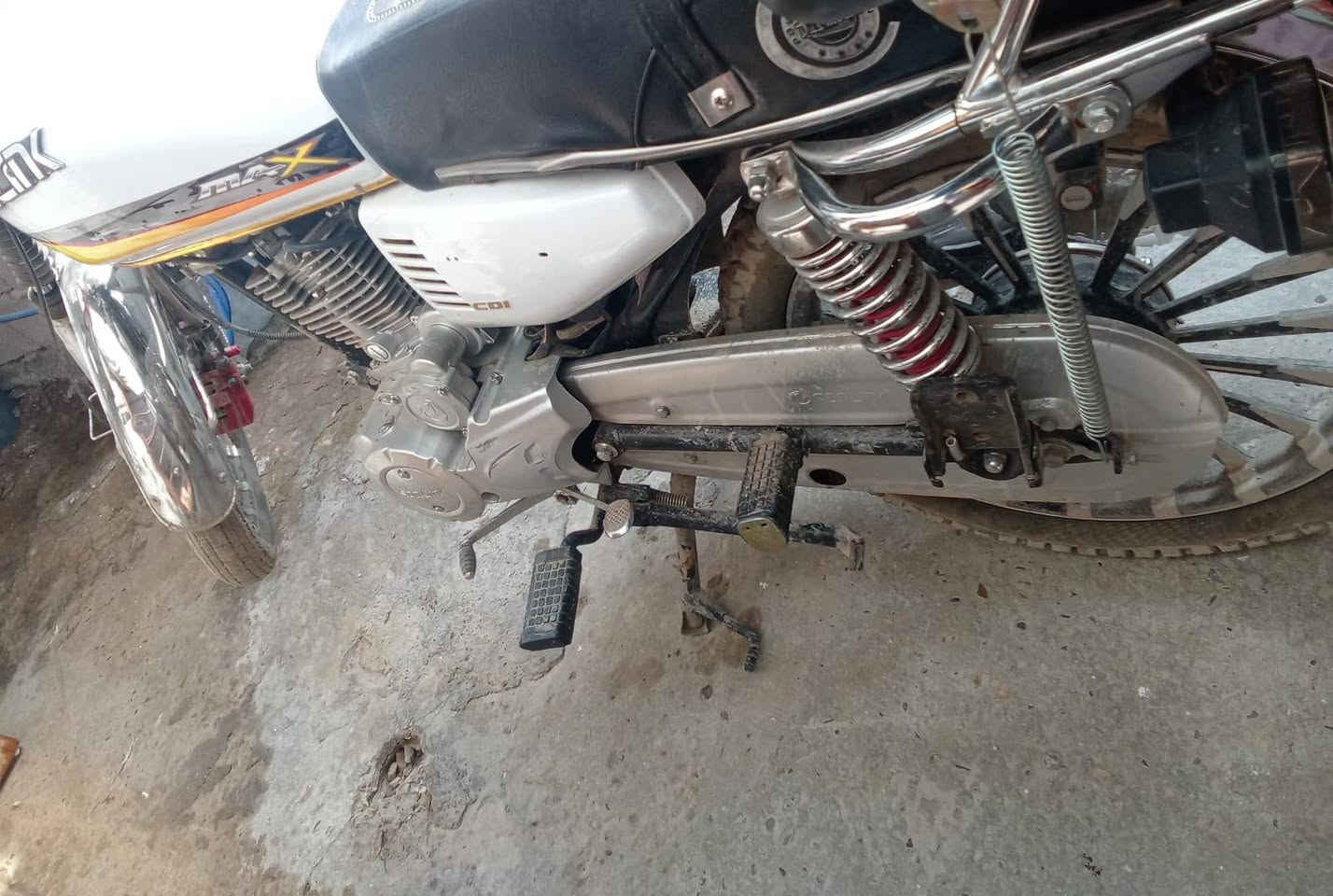 سلام عليكم دراجه يراني خمسه كير لبيع العلوان بلديات سعر 700 بيها مجال مال جيه الهاتف ***********
