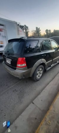 موديل ٢٠٠٤ • مكينه ٦ سلندر • للبيع