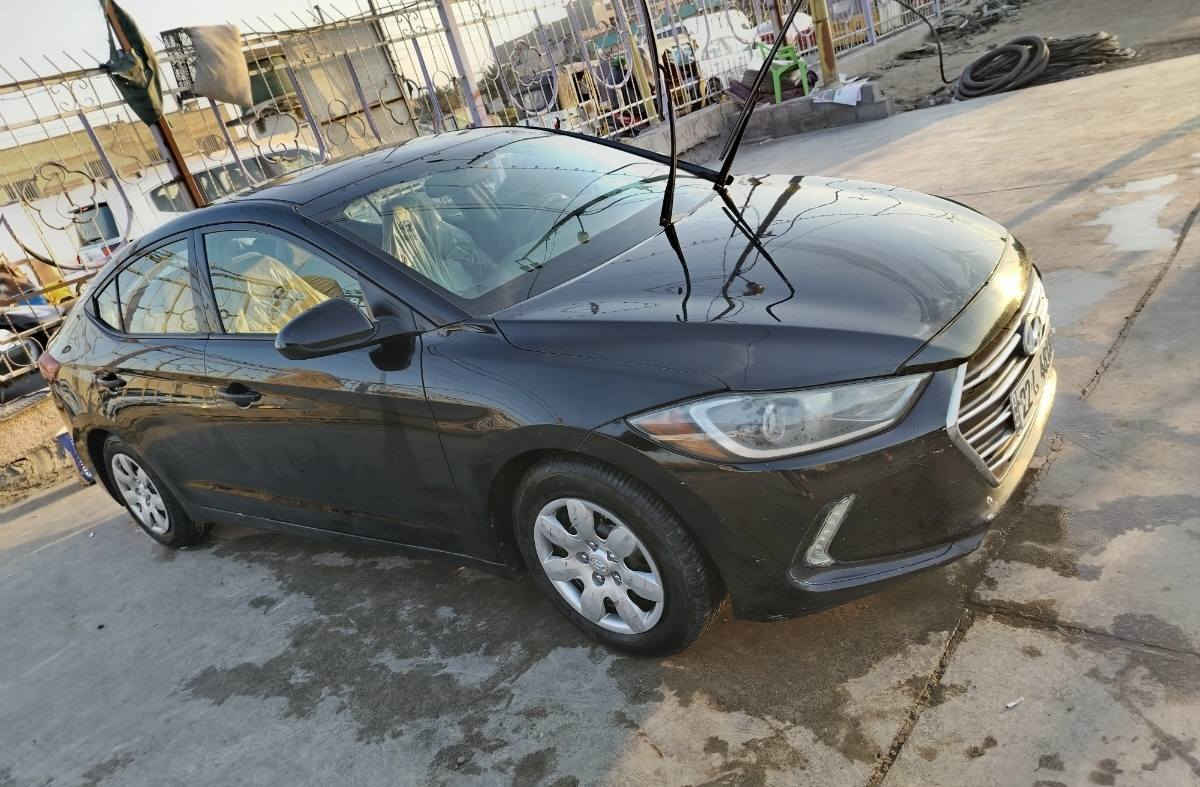 النترا 2018 وارد امريكي
محرك 2000 دوش مكفول 
كير AT مكفول
تبريد ثلج ❄️
ثلاث وضعيات قيادة سبورت وايكو وعادي
فتحة سقف
تدفئة مقاعد
مثبت سرعة
فول تحكم ستيرن
شاشة كار بلي بلادية
صدر جاهز
غرفة نظيفة لون رصاصي
حادثها وقطع الصبغ بالسونار مع الصور👇 
رقم اربيل بأسمي سنوية غير منتهية
السعر 9500 دولار (95 ورقة) وبيها مجال
للتواصل / *********** واتساب
المكان / بغداد - الكرخ- الطوبجي

