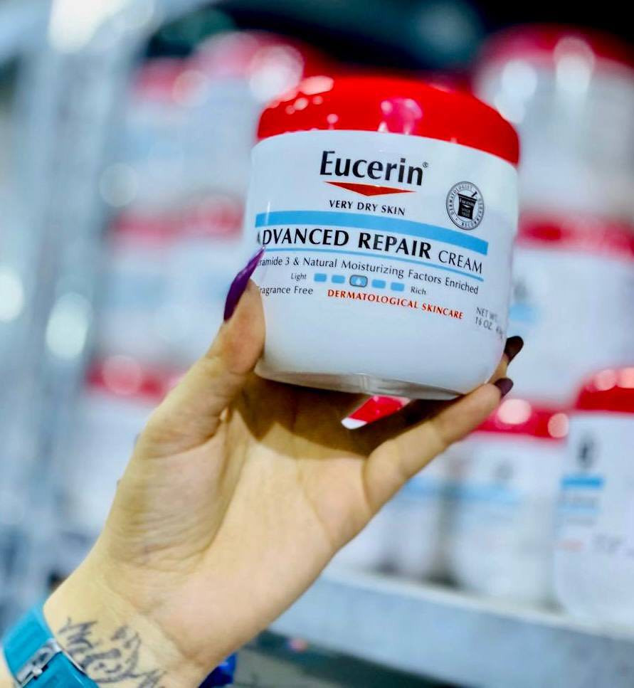 Eucerin Advanced repair cream
كريم مرطب من شركة يوسرين مرطب ومعالج ومقشر للبشرة مخصص للبشرة العادية والجافة الى الجافة جداً ✔️✔️
 
مرطب يوسرين ترطيبة عميق ونعومة مثالية
يطري الجلد ويعالج الخشونة
توفير راحة فورية للبشرة المتعبة
ترطيب البشرة حتى 48 ساعة

غني بعوامل الترطيب الطبيعية، والذي يحتوي على الأحماض الأمينية الموجودة بشكل طبيعي في البشرة والتي تعمل على تعزيز الرطوبة بشكل مكثف وتساعد على منع تعرض البشرة للجفاف.
المنشأ امريكي 🇺🇸💯 
السعر ١٠ الاف 
🚘 يوجد خدمة توصيل لجميع محافظات العراق ٤ الاف 🚘


**إذا كنت صاحب هذا الإعلان وتريد حذفه لأي سبب، رجاءا أرسل رسالة إلى الدعم الفني**