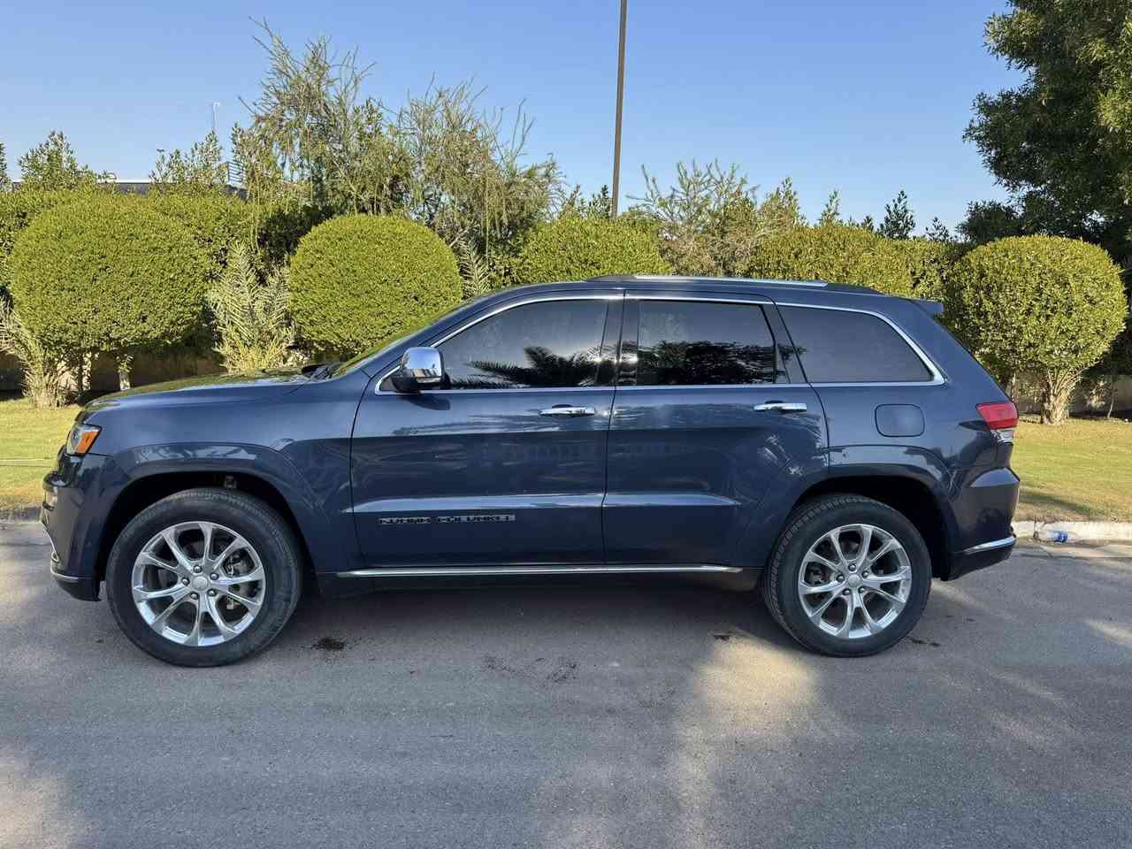 جيب كراند شيروكي سومت 2020 امريكي
جيب سومت 2020 اعلى فئه بالجيب فووول فول مواصفات 1/1 جكات ورادار لون بحري مميز داخل جلد عسلي
السيارة مال بيت كلش نضيفة كير ومكينة مكفولة حادثها خلفي جدا بسيط طخة بالجاملغ الخلفي وشوي من الجنطة
السياره مظللة تضليل رسمي بالسنوية 80‎%‎ ومدفوعة الرسوم الى 2027 ويجدد كل سنة اذا اتريد
رقم اربيل سنوية باسمي تحويل مباشر وهزة جديدة وفحص متانة جديد يعني السيارة كاملة ومابيها اي نقص وبالتحويل متحتاجها باربيل تجي بس تبصم

السعر 275 $ وبي مجال بسيط

مكان السيارة بغداد حي الجامعة
*********** غيث الكبيسي
