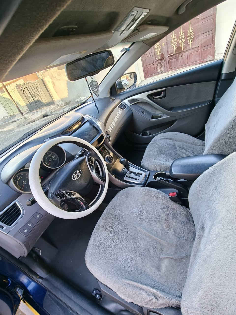 السلام عليكم ورحمه الله وبركاته
النترا تكسي وارد امريكي ضررها البونيد شطح خفيف يعني بدون دواخل حتى البدنه بلادية رقم بغداد انجليزي موديل 2013 نص فول باسمي تحويل ثاني يوم مكاني كركوك بيها بطاقه بانزين السعر 108
الرقم ***********
