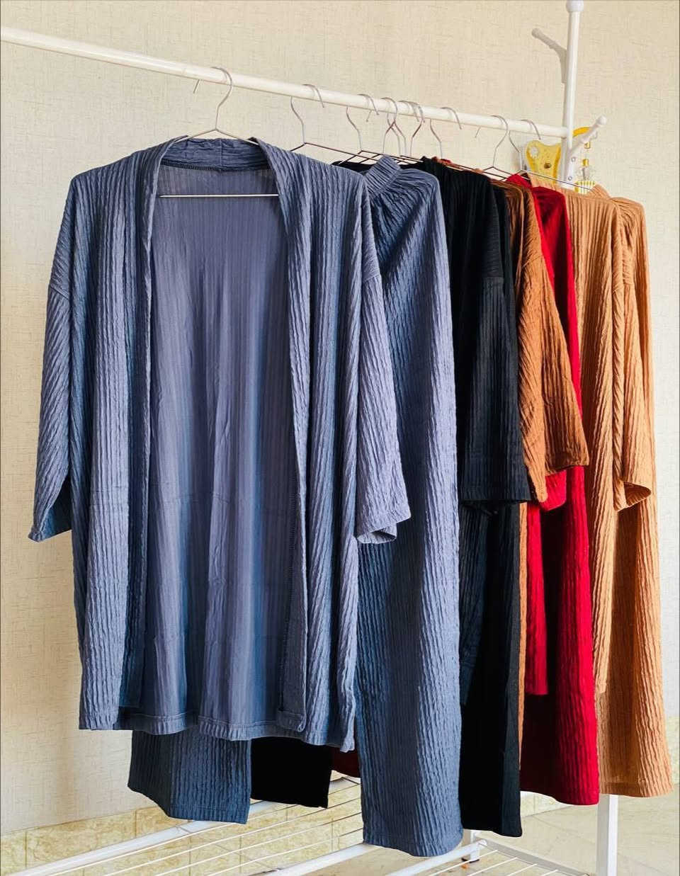 🌸 كوني دومآ متألقة 🌸
أجمل موديلات
وصل سوت الشياكة💃🤭
سوت طلعة قطعتين صيفي خامة القماش كلينيكس فول ليكرا بارد وناعم نازك القماش أصلي درجة أولى بداعة الفصال يجنن باللبس والقماش الروعة مكفول 💯🤭♥️♥️
القياسات : فري سايز يلبس من وزن ٤٠ الى ٨٠ كيلو قالب راهي 💯✅
السعر 17 الف
🚘 يوجد خدمة توصيل لجميع محافظات العراق ٤ الاف 🚘


**إذا كنت صاحب هذا الإعلان وتريد حذفه لأي سبب، رجاءا أرسل رسالة إلى الدعم الفني**