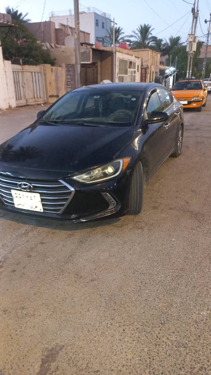 النترا ٢٠١٧ 
شاشةكاميرا تحكمات تدفئة كشنات سترين فول ماعدا الفتحه 
بيها بنيد وجاملغ  
مكانها كربلاء

سعرها ١٠٠
للاستفسار ***********
