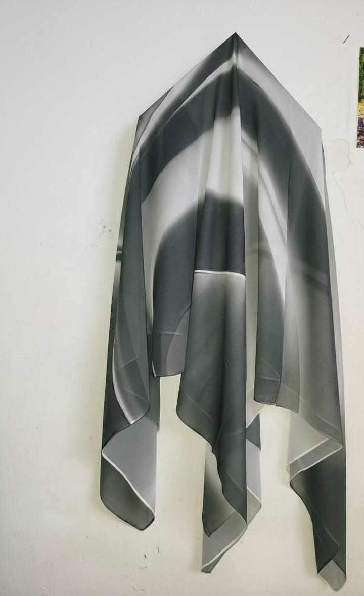 الجرجيت هو 'الجوكر' لازم عند كل بنية ليش؟؟ لأنه:ما يحتاج كوي مستمر✅
ثابت طول اليوم بدون دنابيس كثيرة👌
ألوانه غنية وما تبهت بالغسل 👍 وفّرنا لكِ مجموعة ألوان أساسية وعصرية بسعر مغري جداً 🔥
القطعة ب 8 الاف 
قطعتين ب15 الف
يوجد توصيل لجميع محافظات العراق ب5 الاف 
للطلب والاستفسار راسلونا على الواتساب ***********
ملاحظة افحص البضاعة أمام المندوب إذا توصلكم غير عن الصور ترجع لأن الثقة عنوانا 👍 ✅
