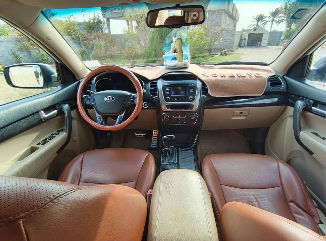 اسلام عليكم ورحمة الله وبركاته
سورنتو 2013 
خليجي فول مواصفات واحد عله واحد 
مكفوله 
داخل مشمشي 
تحكم ستيرن 
مري شفط 
ويل كروم حجم 19
بلرامه 
بصمه 
بصمه ابواب 
العنوان جزيره الخالديه محافضه لأنبار 
‏‪***********‬‏
