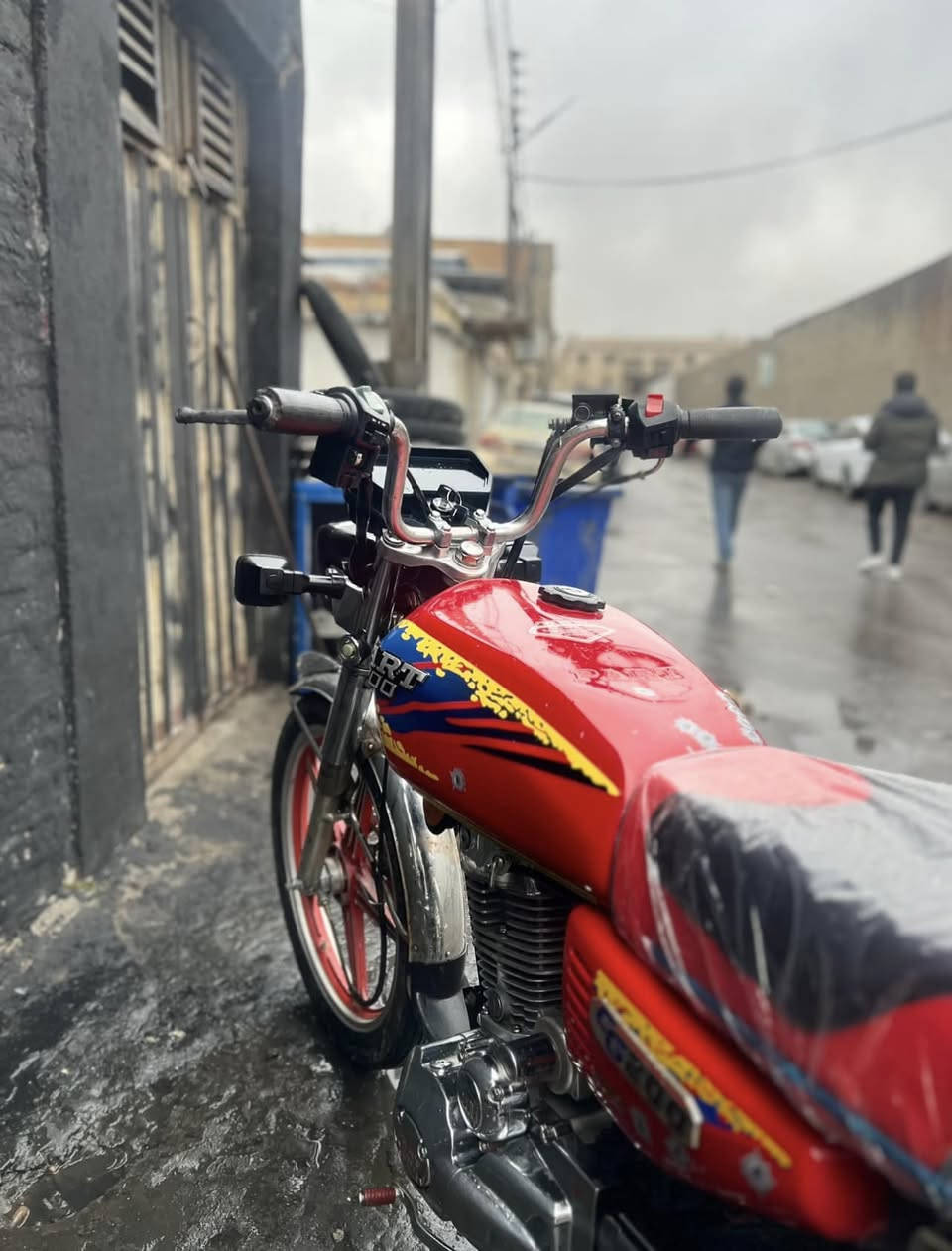 ماطور نوعية PART 200 
موديل 2017 نظيف جدا ومرتب 
ما ناقص برغي ساعة اكتروني 
كهربائي كلو شغال 
منفيس اصلي 
السعر (295)$ قفل 
للتواصل مع *********** واتساب او اتصال
