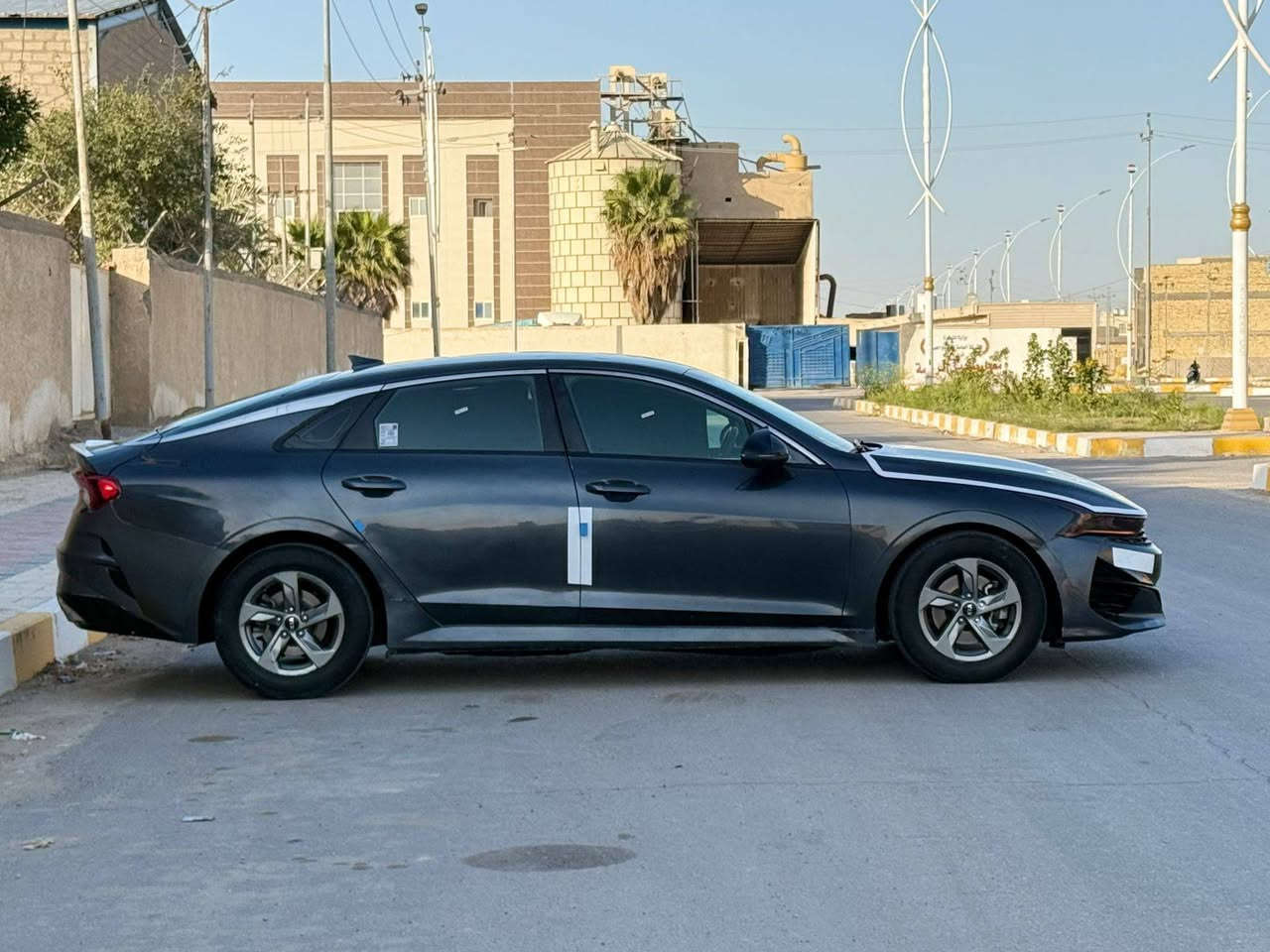 يالله سلام عليكم كي فايف موديل 2021معوقين ضرراها جاملغ وبنيد ورشات صبغ خفيفة جاهزة السيارة لاخير موصفات سياره
شاشه كبيره 
بصمه 
تحكمات ستيرن جهتين 
شاير بل مري 
كشنات كهربائيه 
تدافه تبريد 
تبريد قطعتين 
بعد بيها موصفات هواي ما مذكورة مكان ناصريه شموخ سعر ب 122وبيها مجال رقم ‭‭٠٧٨٢ ١٤٣ ٧٩٤٤
