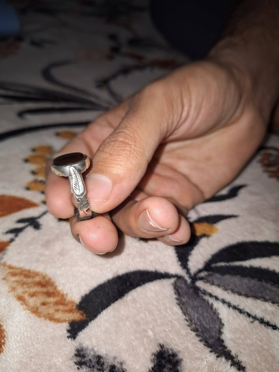 السلام عليكم يماني كرز الكرز قشره سوداء صياغه يدويه و سليماني نوادر صياغه يدويه السعر 500 وبي مجال بسيط


**إذا كنت صاحب هذا الإعلان وتريد حذفه لأي سبب، رجاءا أرسل رسالة إلى الدعم الفني**