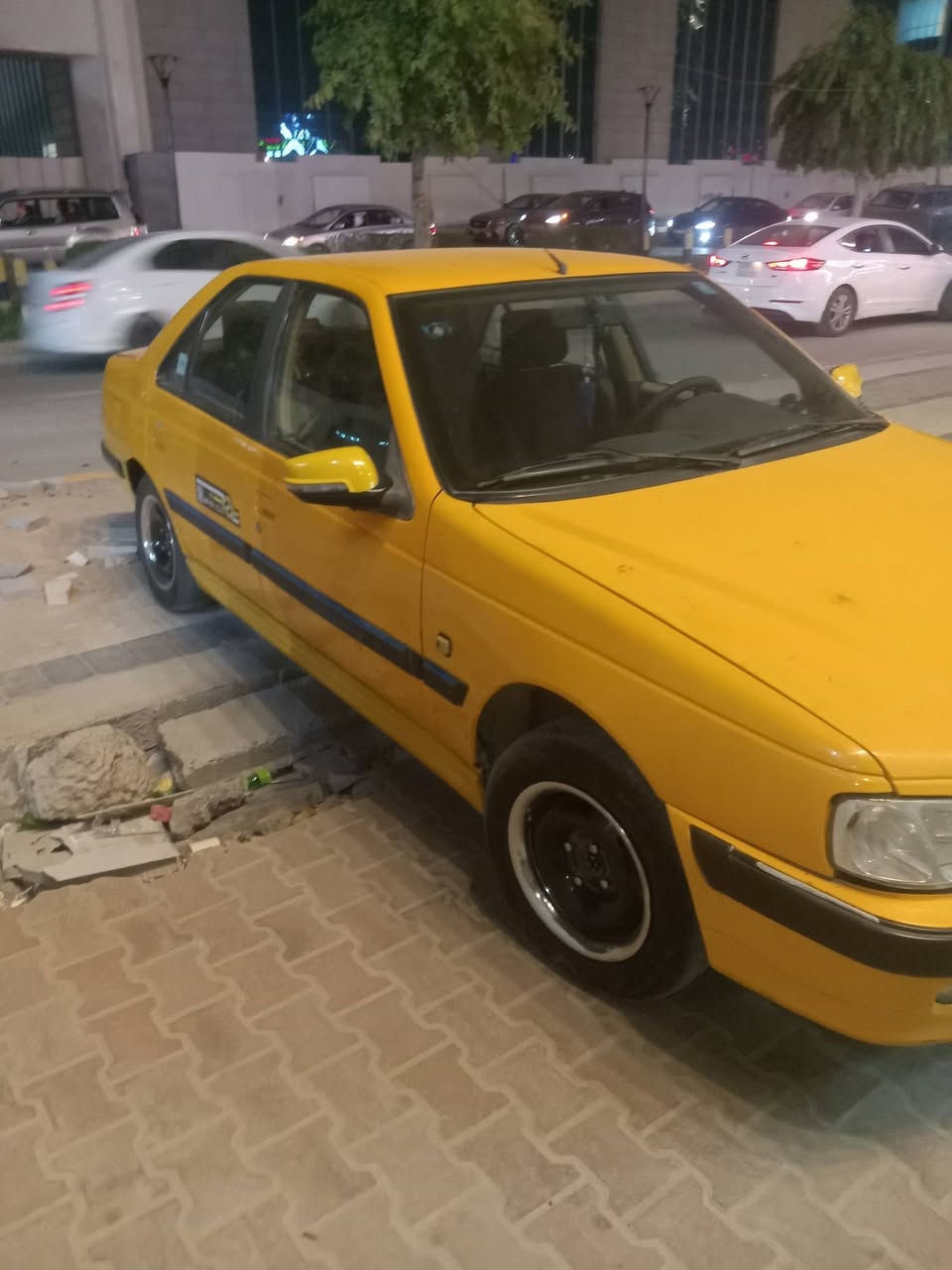 السلام عليكم سيارة بيجو بارس للبيع موديل 2018 مصفره هيئة وغرامات سنوية جديدة هزة جديدة سيارة صدر جديد دبلات جديدة تخم تأير  رقم بغداد باسمي  السعر 53 ورقةوبيها مجال حك جية مكاني بغداد اليرموك للاستفسار الاتصال بالرقم *********** واتساب
