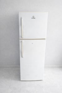 ثلاجة نوع رويال شرط التجميد والتبريد مواطيرها بلادي كاملة مكملة بسعر م...