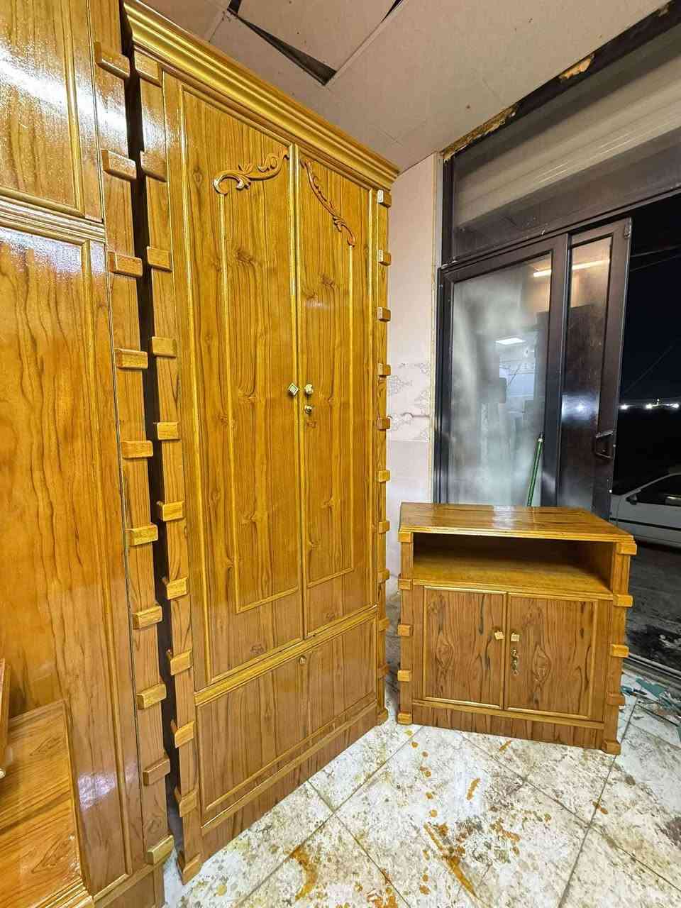 السلام عليكم شد وفتح لغرف وصبغ بيبان وجراجيب شغل درجه اولى وسعر مناسب نعمل داخل  فقط للتواصل *********** تصل وتدلل
