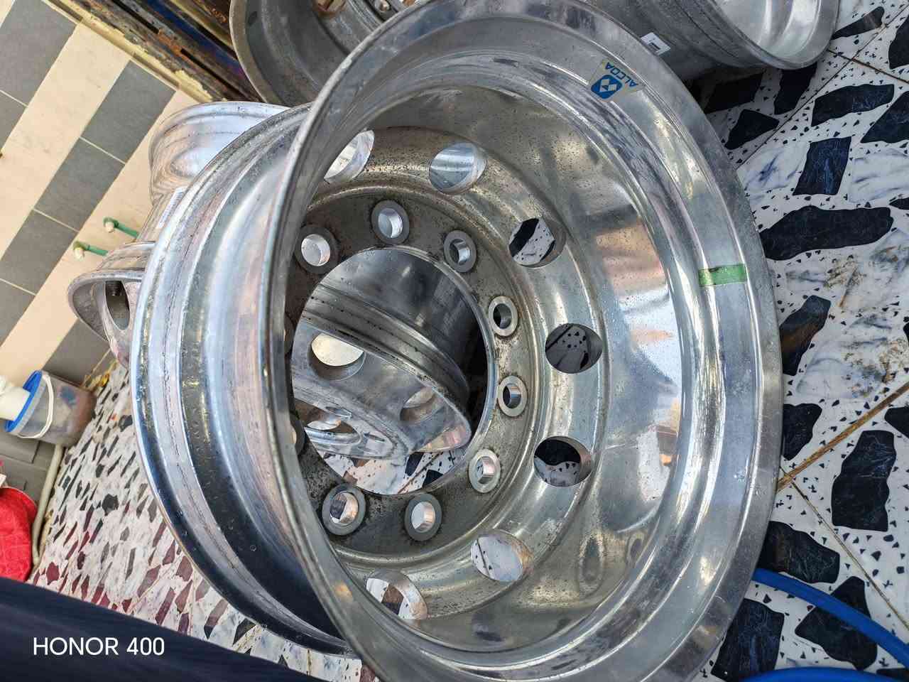 وياله فافون للبيع ٤اوياله أللماني كروم  استدات بوشه السعر ٦ورقات عنواني البصرة ***********
