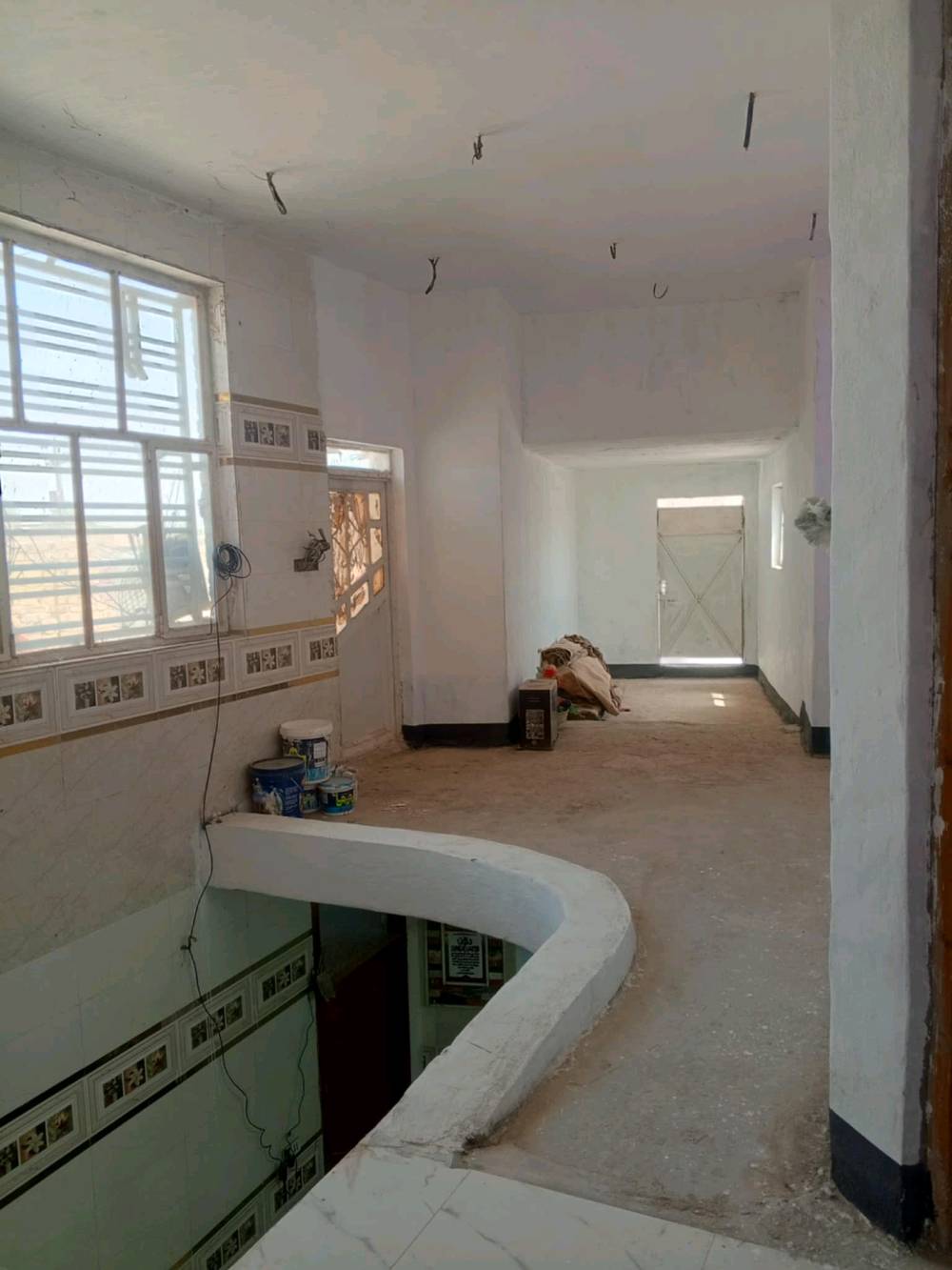 🏡 بيت للبيع – طويريج / حي الضباط / شارع المحيط

📍 الموقع:
مقابل حي الصناعة، بالقرب من المدرسة

📐 المساحة:
300 متر²
طابو زراعي – سند 25 – ركن

🏗 البناء:
طابق ونصف – بناء جديد

🔌 الخدمات:
ماء، مجاري، كهرباء متوفرة

✨ المواصفات:
▪️ 3 غرف نوم
(غرفتان بالطابق الأرضي + غرفة بالطابق الثاني)

▪️ استقبال واسع
▪️ صالتان
▪️ مطبخان
▪️ صحيات داخلية وخارجية
▪️ مناور عدد 2

📩 لمزيد من التفاصيل راسلني خاص

📞 للتواصل:
***********

📱 واتساب متوفر 👆
أو مراسلة خاص