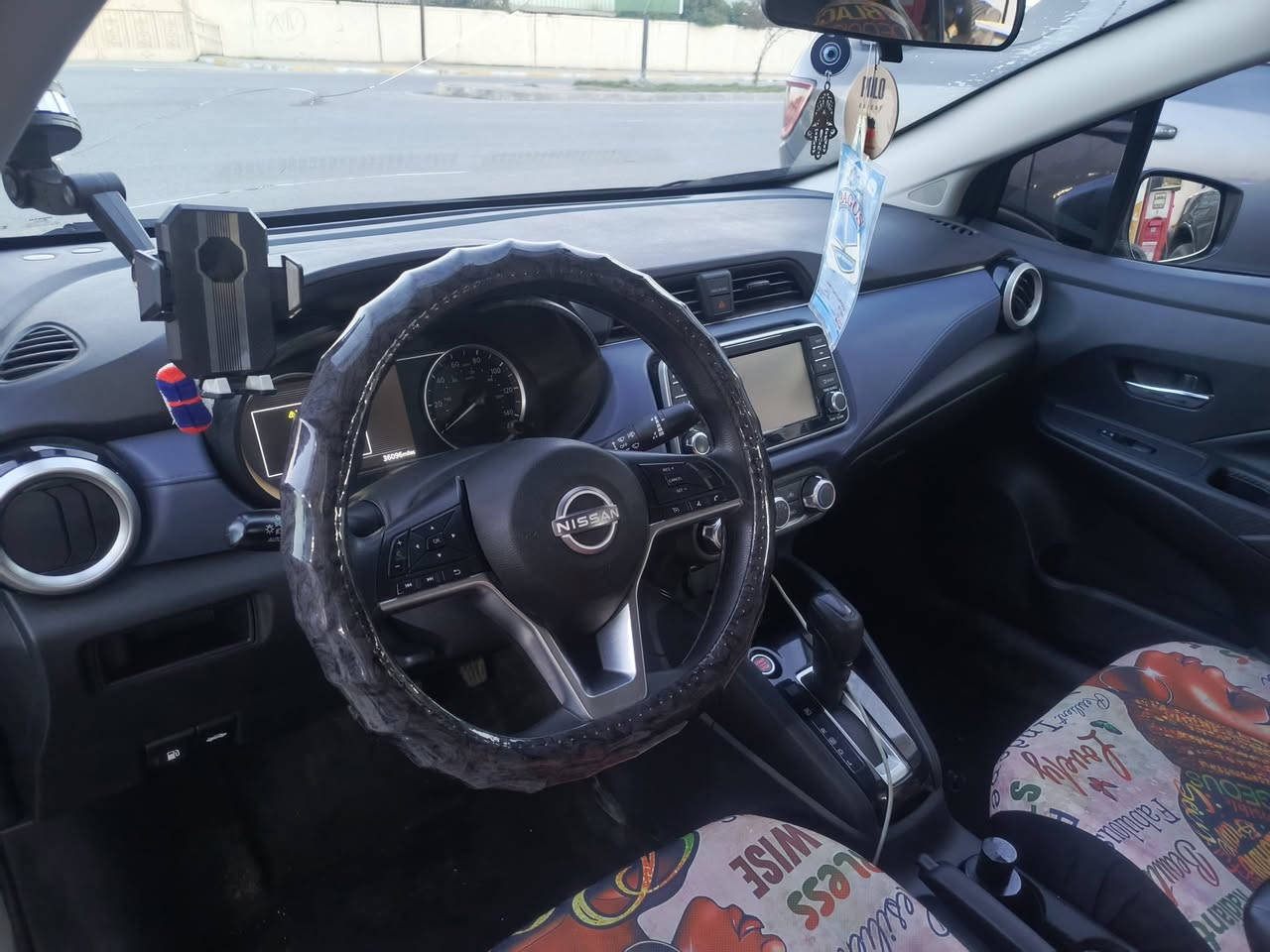 سلام عليكم
نيسان فيرسا 2023 رقم اربيل SV
مواصفات المعروفه 
رادارات نقطه عمياء شاشه كامره حساسات 
السياره جديده بمعنه الكلمه مال بيت 
الضرر بنيد فقط بدون دواخل ولا تعديل بارد ولا شخوط السياره مرايه وبلاديه الف متصرف عليها كلها بالشرط 
السعر المطلوب 132 سنويه وارقام جدد
عنوان السياره كركوك
ماشيه 36
‏‪***********‬‏
