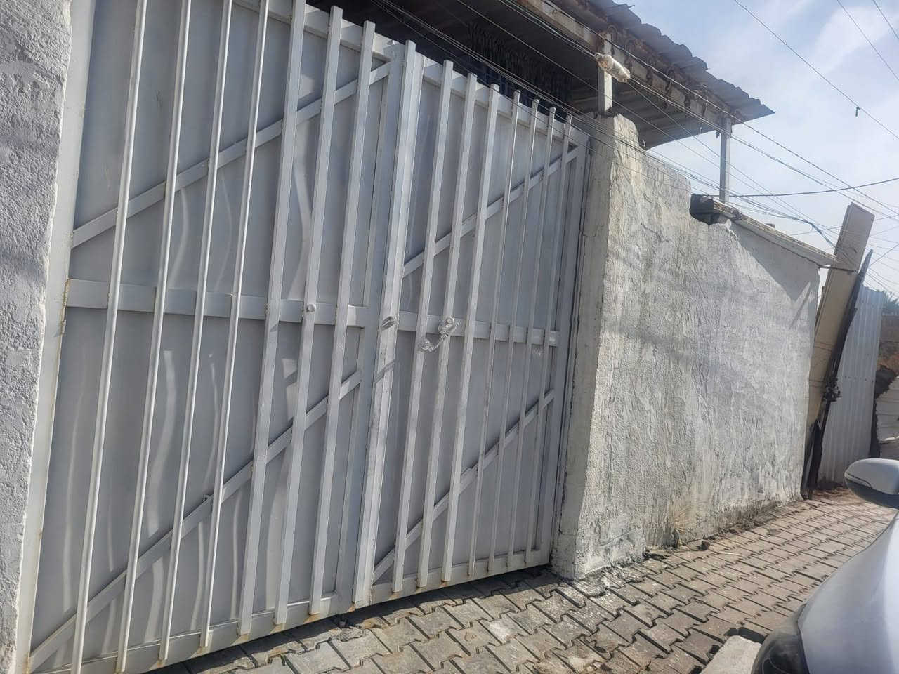 سلام عليكم بيت البيع مكان كربلاء اطويريج الرجيبه مساحه ميتين اله غرفتين وغرفه طابق ثاني جبيره استقبال جبير 
صحيات اثنين طابو صرف سند السعر خاص ***********
