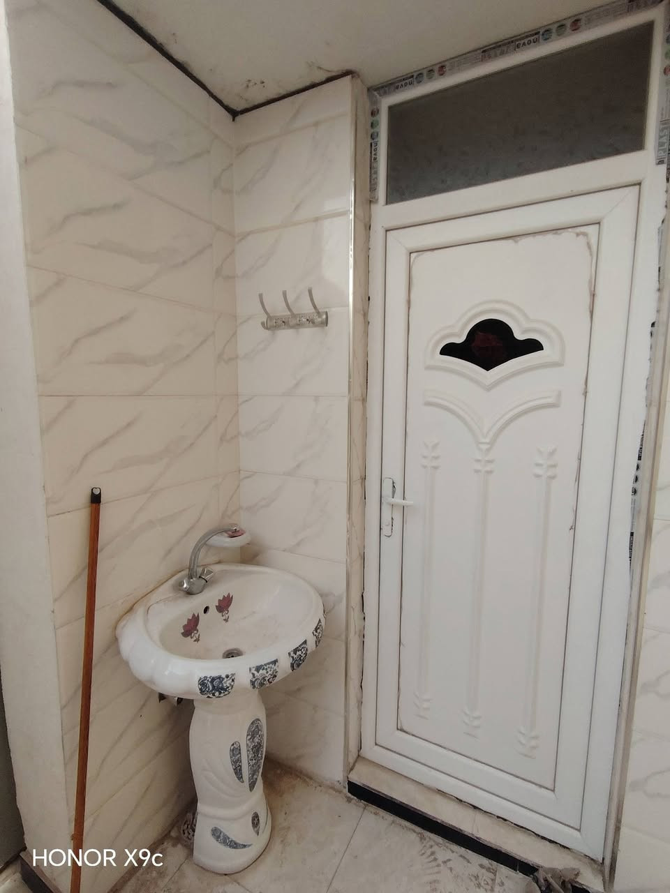 🏠🏠🏠🏠🏠🏠🏠🏠🏠🏠🏠 
بسم الله الرحمن الرحيم 
العنوان الانبارفلوجه 
فرصه ذهبيه وبسعر مناسب جدا بيع سريع
للبيع دار طابقين حديث في حي المأمون مربع ال ١٩ نافذ ع شارع ٤٠ المؤدي الي شارع عيفان بناء طابوق درجه اولى بناء ٢٠٢٥ مساحه ١٥٠ متر واجه ٦ متر ونزال ٢٥ متر مكونات الدار كراج وصحيات خارجيه واستقبال ومطبخ وصاله ومناور عدد ٢ وحمام وغرفة نوم والطابق الثاني صاله وحمام وغرف نوم عدد ٢ واستقبال وسطح الدار فول سيراميك وارضيه بورسلين 
🌴1️⃣التسلسل📠/162
🌴2️⃣مساحه🏚️/150m
🌴3️⃣الواجهه🏫/6m
🌴4️⃣النزال⛺/25m
🌴5️⃣الشارع🛣️/10 متر 
🌴6️⃣المرقم/19481
🌴7️⃣اقرب نقطه داله /قرب شارع ٤٠ البرديني 
🌴8️⃣خدمات🏞️/ ماء وكهرباء 
🌴9️⃣السعر/110 مليون وبيه مجال 
🌴🔟 
📜نوع الملك / طابو ملك صرف 

 🌴🌴🌴ادارة مكتب دار الايمان للعقار 🌴🌴🌴

⚫للاستفسار📞📞 
☎وسام العيساوي 
***********(الواتساب)📞
***********📞  

     🌴لا نتعامل على المصرف العقاري🌴
_______________________________________
1️⃣●اسعار 💵العقارات المعلنة في مكتبنا تُحدد من قبل البائع 💸صاحب العقار وليس المكتب والسعر قابل للتفاوض بين البائع والمشتري📜 

2️⃣●⌛نتميز بعدم رفع سعر العقار من قبلنا ونجمع البائع🌴والمشتري وجهاً لوجه لغرض الاتفاق📝  على السعر النهائي 👍 

3️⃣●🌴قضاء الفلوجه/حي الشهداء شارع ستين 60 قرب نادي الصمود Fallujah, Iraq اذا عندك عقار تريد تعرضه للبيع او تريد تشتري عقار 

4️⃣🌴فقط ارسال المعلومات  على الواتساب او الاتصال على هواتف المكتب .. 

☎️نستقبل هواتفكم على الارقام التاليه 

☎️ابو عبدالله العيساوي 
*********** (الواتساب) 
***********
☎️***********
@أبرز المعجبين
