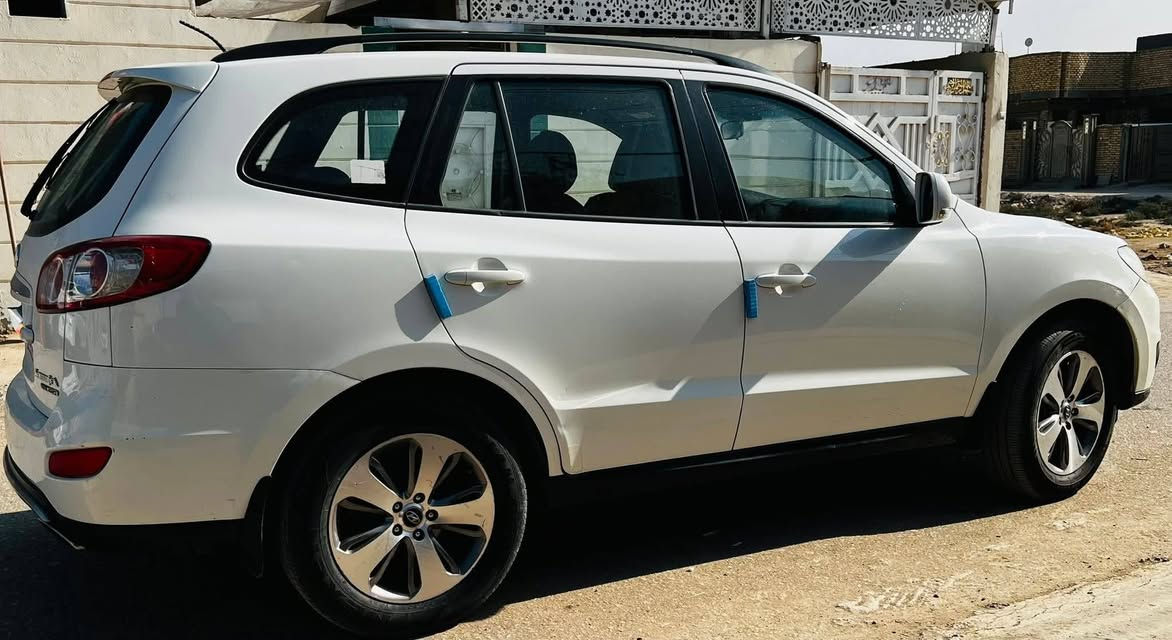 سنتافي 2012 خليجي كفاله عامه
جديدة جداً كامرة خلفية كشنات كهرباء ٦ سلندر ٧ راكب ٣ قطع تبريد فور ويل تبريد بيانو وباقي الموصفات المعروفة السيارة جاهزة وخير من الله تخم تاير صدر مع السونار 

للتواصل والمعرفه اكثر الاتصال على الارقام التالية 

***********

***********
