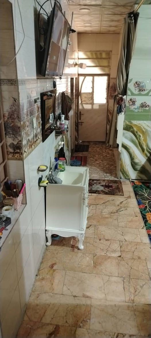 بيت للبيع في بغداد مدينة الصدر قطاع ٣٩
مرخصة ادمن الكروب

المساحة ١٤٤ متر

طابو صرف

يتكون من :-

غرفتين نوم
صالة صغيرة
مطبخ
حمام + تواليت
طرمة خارجية كبيرة

للاستفسار اكثر الاتصال ع الرقم :-

***********
