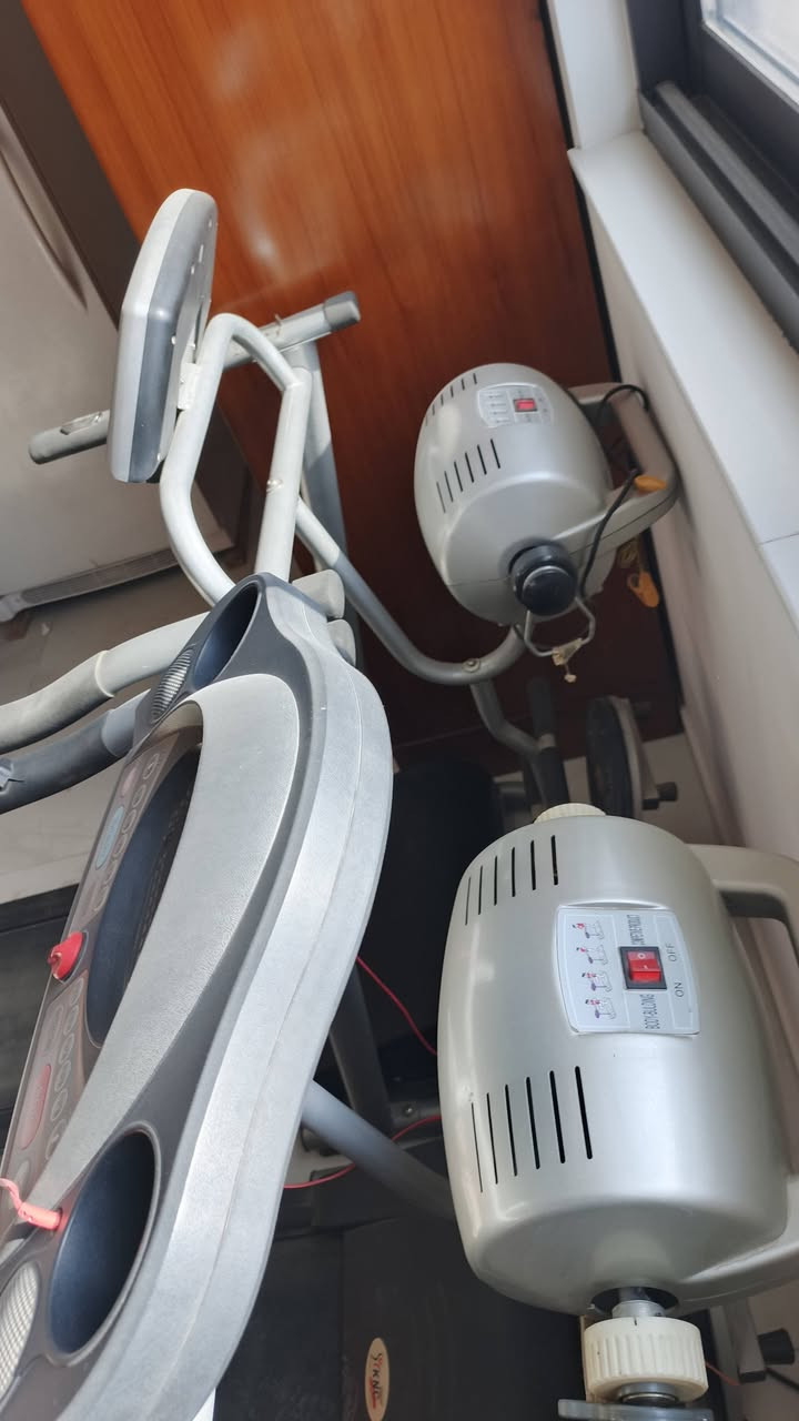 السلام عليكم اجهزة جري للبيع مستعمل مال بيت اصلي مو تجاريات سعر الواحد250 مكانهن الجادريه
***********
