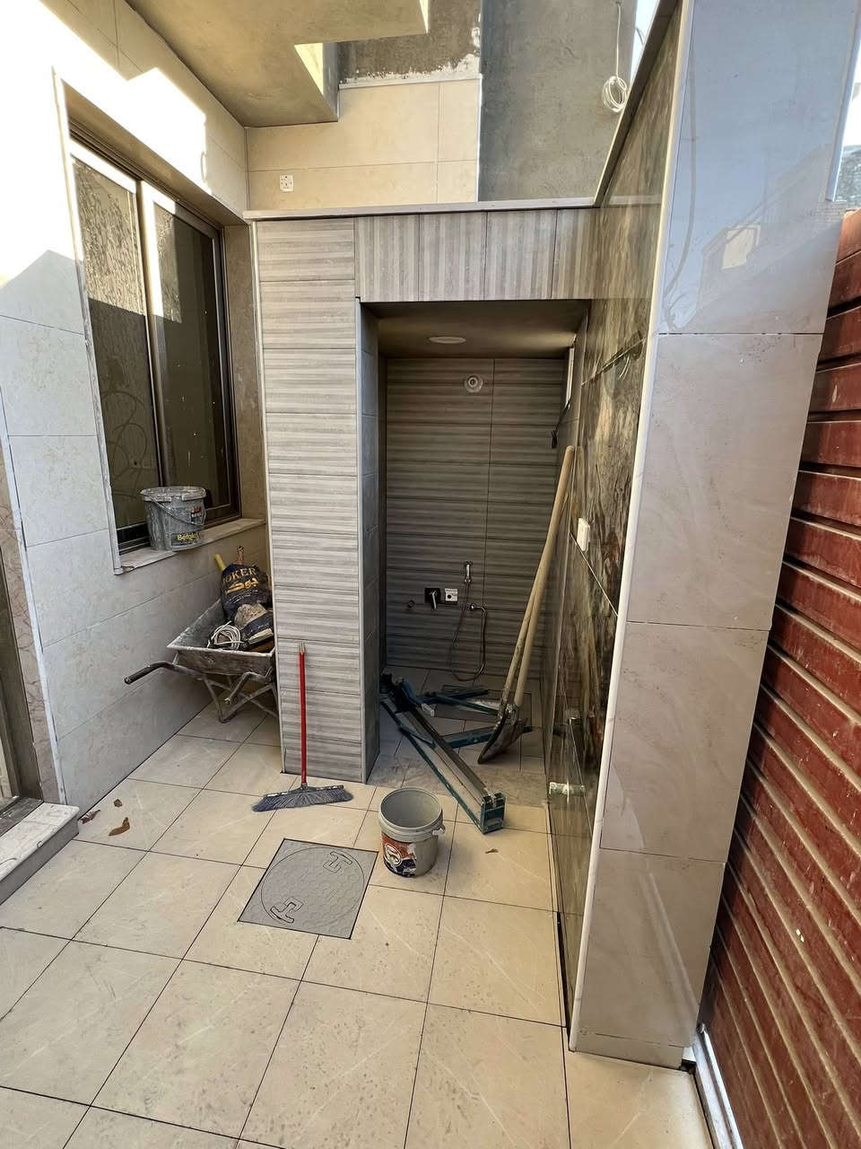 بيت للبيع فول بناء ٢٠٢٥ يحتوي ٤ نومً٤ حمام استقبال حولي مطبخ الشعله شارع ابو طياره ***********
