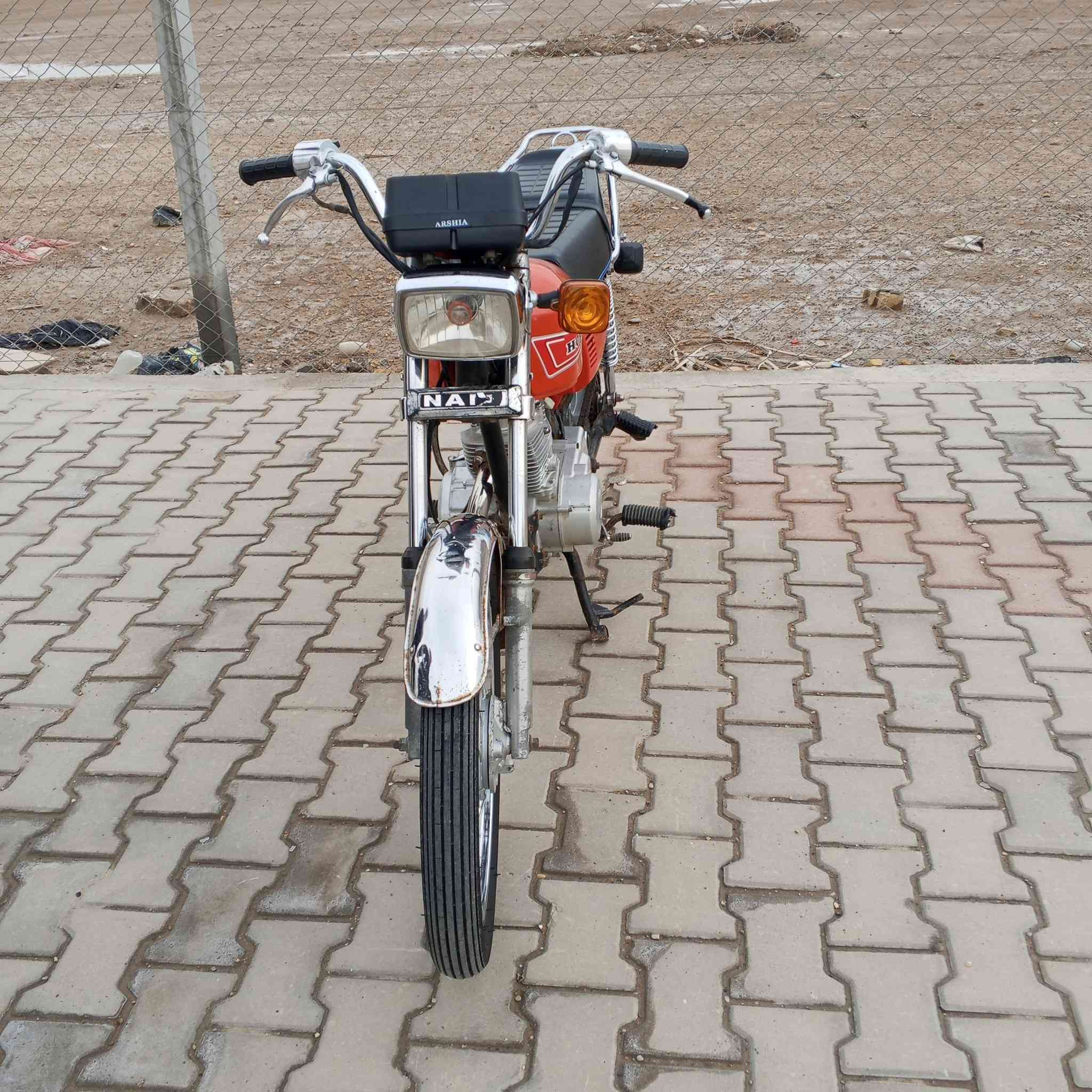 سلام عليكم شباب هاي الدرجه للبيع الموديل 2014 السعر 450 وهذا الرقم ***********
