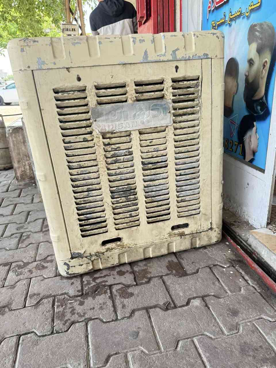 مبردة ( اديسان ) حجم 2.500
شغاله ما بيه اي عيب 
سرعتين 🔥
ماطور العام اخذته ما مفتوح وجديد
سعر 60 وبيها مجال 
*********** اتصل

