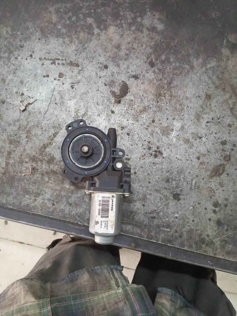 كهربائي وتبريد وتصليح مكائن رفع الجام وتصليح مري شفط *********** الموال المستنصريه بتجاه القناه محل خدمات حسين الكهربائي بغداد, العراق
