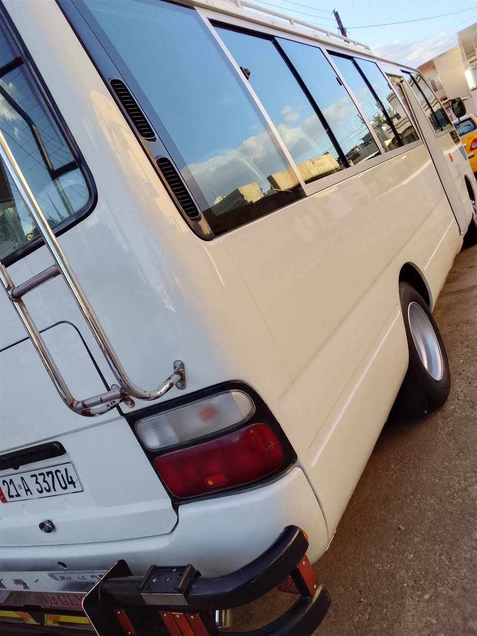 كوستر للبيع مديل2013بي مكانات صبغ سعر280$
***********
