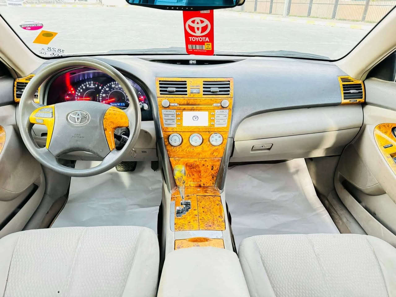 كامري 2010 كندي
ضرر قطعتين. 
مكان كركوك 
سياره. خير من الله 
***********
