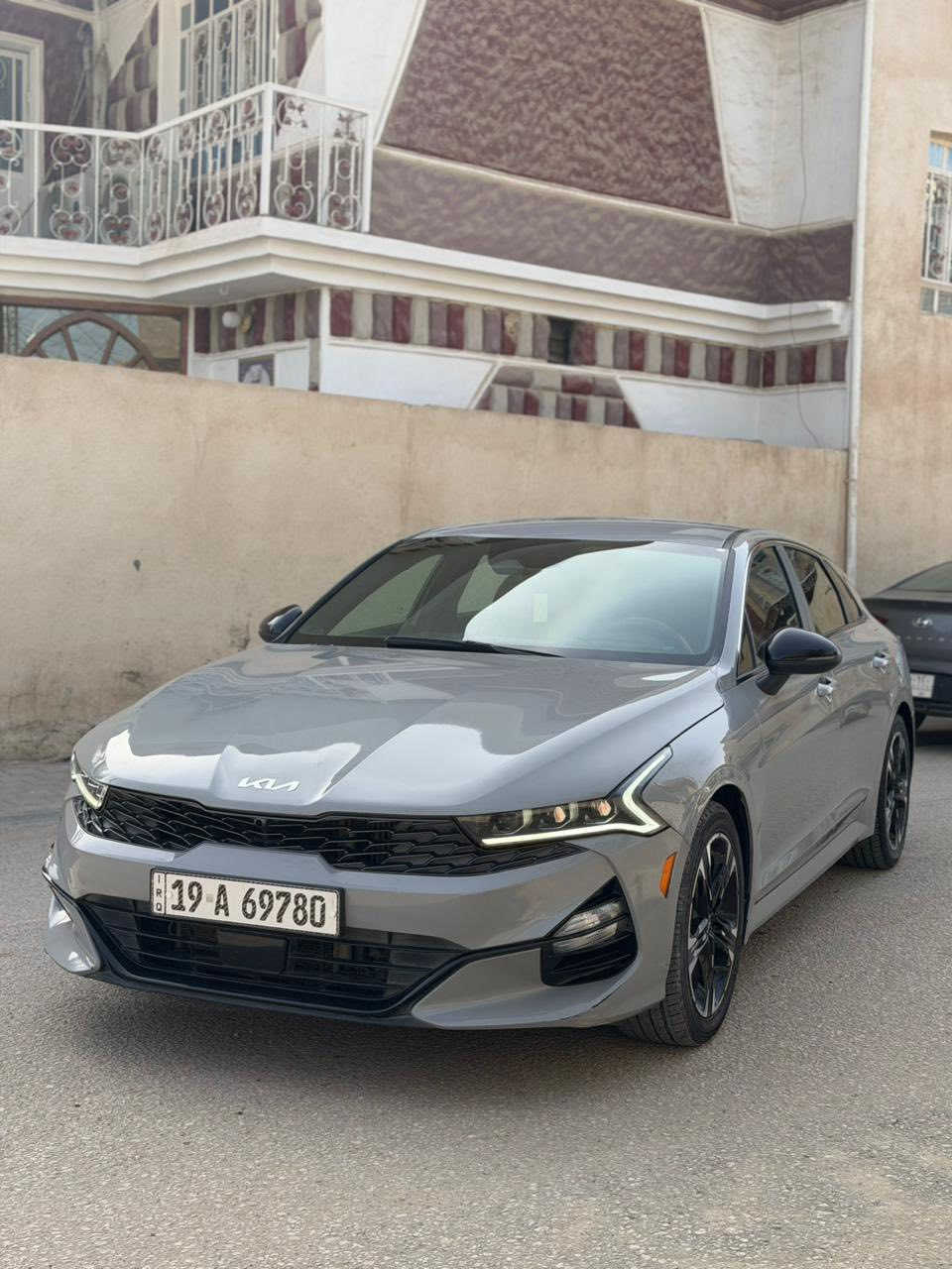 السلام عليكم كي فايف موديل 2023
مواصفات جي تي لاين فوول للاخير
اللون سمنتي مميز
1600 تيربو يعني 2600
مواصفات 
بصمه
كشنات تدفئة 
استيرن تدفئة 
شحن هاتف لاسلكي 
قياده ذاتيه ؏ الخطوط السريعه
هاند بريك بصمه
تشغيل عن بعد 
مثبت سرعه 
نضام ABS
مانع انزلاق حساس أطارات 
بك لايت ليد
شاشة
كامره دواره
الاسلكي 
شاشه اعطال
ويل كورم لونين
رادار جانبيه
مراقبة النقطة العمياء
رادار الخطوط البيضاء 
اشاير بالمري 
كشنات جلد احمر
مقعد للسائق قابل للتعديل كهربائياً
لايتات ‏3 عدسات 
نضام قياده أيكو + سبورت +سمارت +نورمال
بلوتوث + aux + usb
فول تحكم ستيرن
كير أوتو + عادي
ئوتو بريك 
‏ ‏الخريطة
ستيرن حرف. Led D +  زينون
توقف ذاتي عند الرجوع
صندوك بصمه
‏AUTO HOLD
تصميم خارجي رياضي
نظام الملاحة
مصابيح خلفية LED
مصابيح ضباب LED
لاسلكي Android Auto 
 
حادث :  فقط قطعتين  البنيد مصبوغ ولجمالغ مبدل غير سياره كلش حلوه ونضيفه وجديده
 السعر: 190
الرقم ‭0781 780 2325
